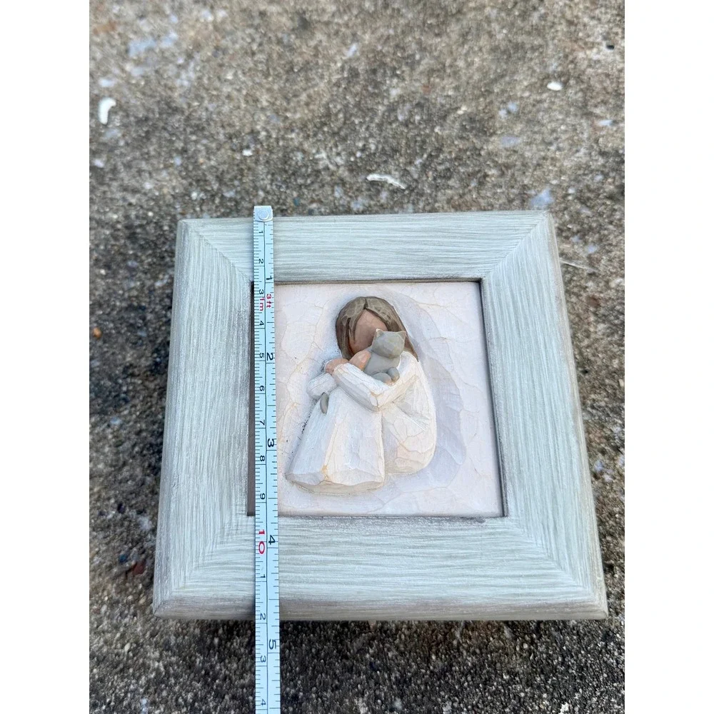 Willow Tree Comfort Keepsake Box Susan Lordi DEMDACO Girl with Cat 2005 Gray
